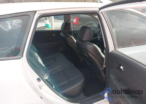 2011 Hyundai Elantra Touring Se z USA, uszkodzony, nr VIN KMHDC8AE1BU097198